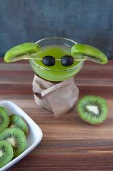 Baby-Yoda-Cocktail-C