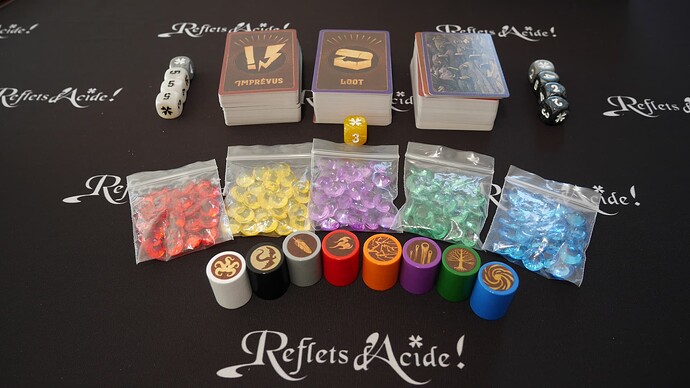 a - cartes, gemmes, pions et dés