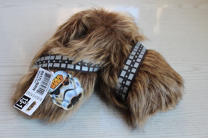 KIZAOD-Chausson-Chewbacca-dessus