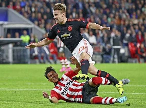 17649715727615319284669407894927